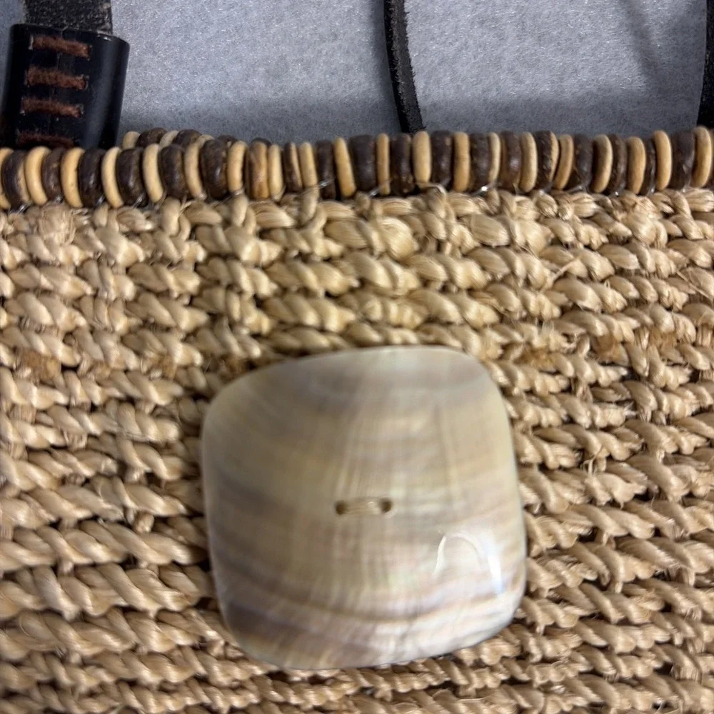 Summer Jute/straw  Handbag Tote Leather Straps Shell Closure 9 West